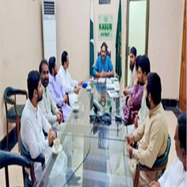 محمد جعفر چوہدری کے زیر صدارت کرایوں میں کمی کے حوالے سے اجلاس 